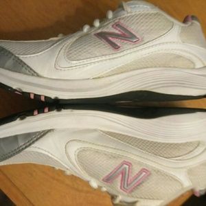 New Balance 496 Walking Shoe white w pink sz 7.5